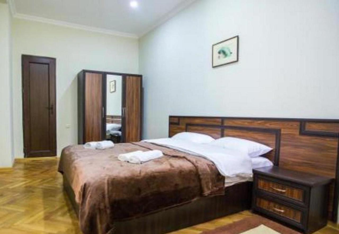 Hotel Cattaleya Batumi Exterior photo